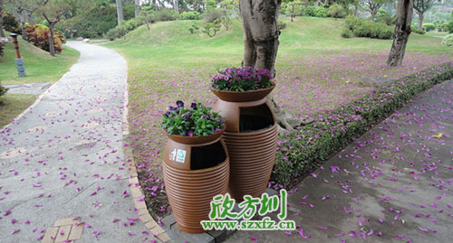  園林景區(qū)環(huán)保的選擇，玻璃鋼帶花盆垃圾桶
