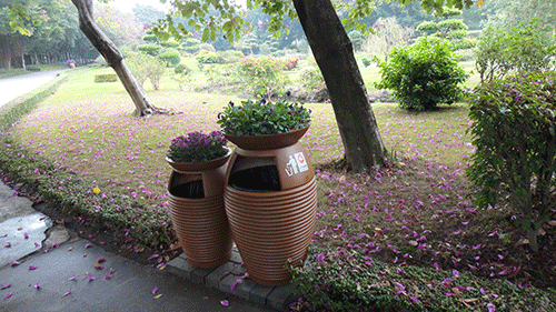  汕頭玻璃鋼花盆垃圾桶，點綴公園好環(huán)境。